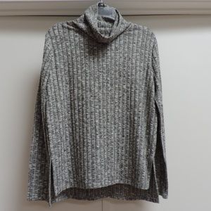 Women's soft grey marled turtleneck top M